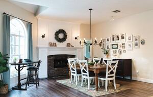 A Quiet Florida Retreat Framed by Trees and Water - Titusville, Florida