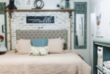 A Quiet Florida Retreat Framed by Trees and Water - Titusville, Florida