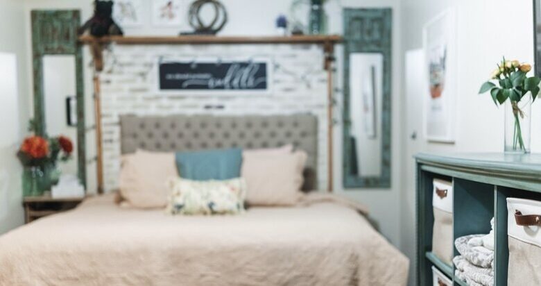 A Quiet Florida Retreat Framed by Trees and Water - Titusville, Florida