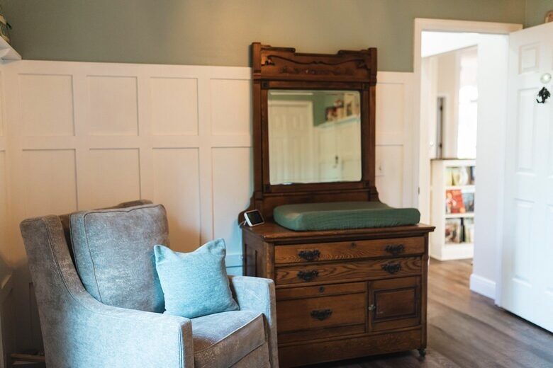 A Quiet Florida Retreat Framed by Trees and Water - Titusville, Florida