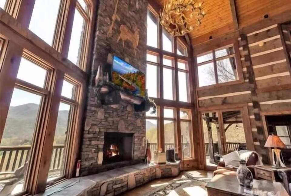 Eagles Nest | Premier Mountain Estate in Maggie Valley - Maggie Valley, North Carolina