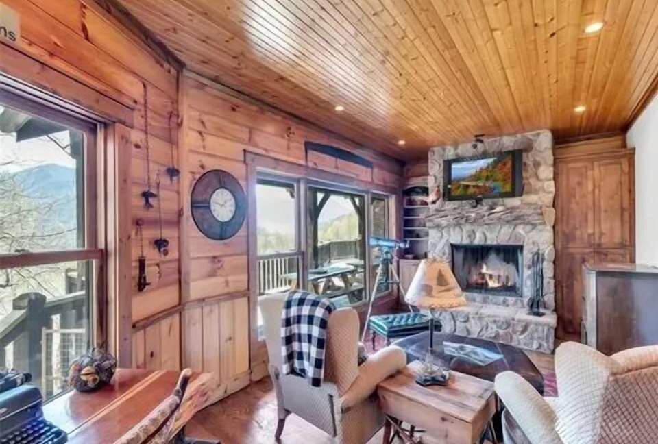 Eagles Nest | Premier Mountain Estate in Maggie Valley - Maggie Valley, North Carolina