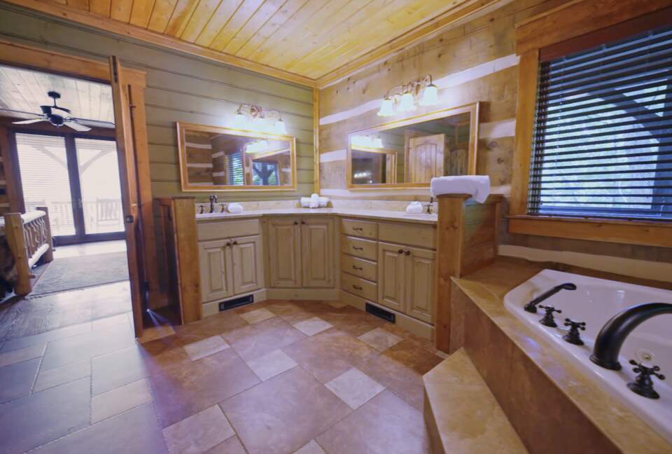 Eagles Nest | Premier Mountain Estate in Maggie Valley - Maggie Valley, North Carolina