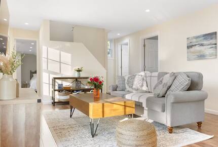 Renovated 1834 Home in the Heart of Mystic - Stonington, Connecticut