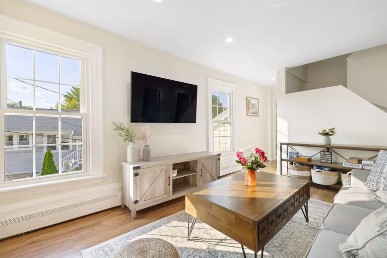 Renovated 1834 Home in the Heart of Mystic - Stonington, Connecticut