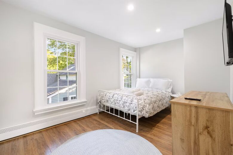 Renovated 1834 Home in the Heart of Mystic - Stonington, Connecticut