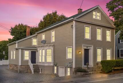 Renovated 1834 Home in the Heart of Mystic - Stonington, Connecticut