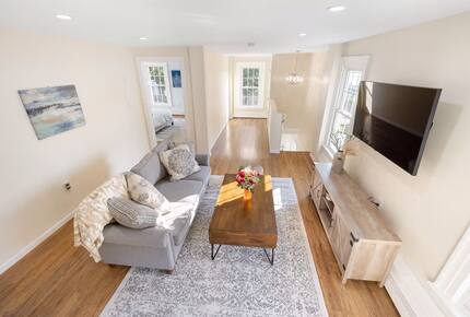Renovated 1834 Home in the Heart of Mystic - Stonington, Connecticut