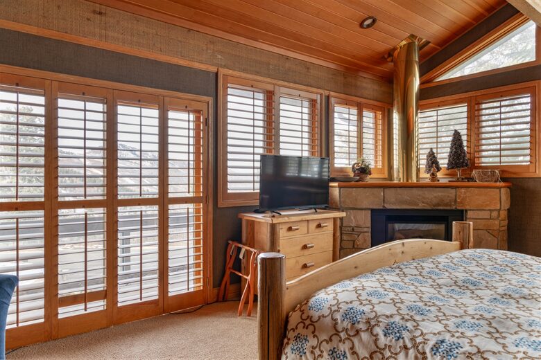 Architectural Alpine Stunner - Park City, Utah