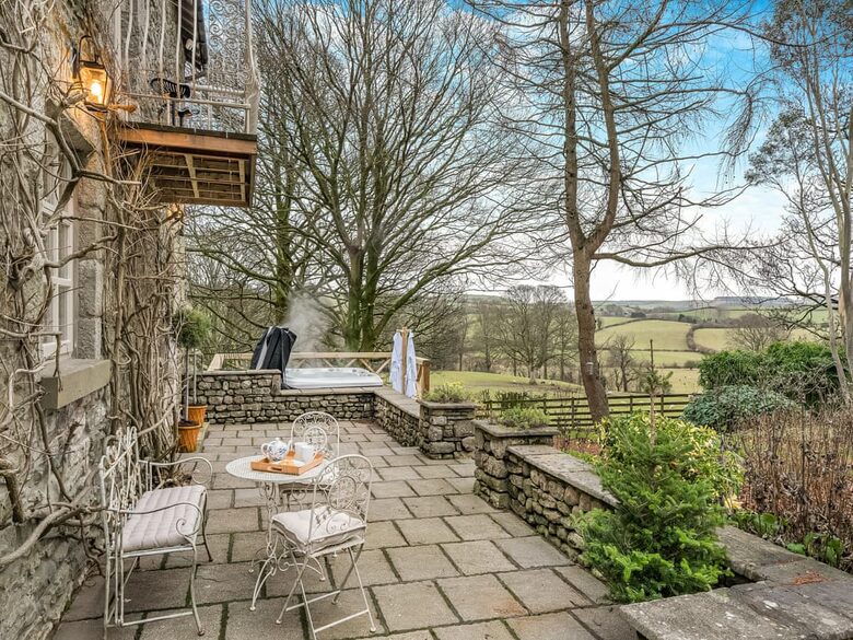 A Charming Countryside Retreat in Lancashire - Priest Hutton, United Kingdom