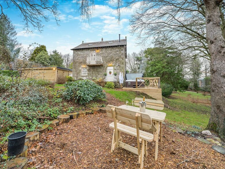 A Charming Countryside Retreat in Lancashire - Priest Hutton, United Kingdom