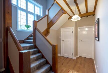 Grand Coastal Family Estate with Golf Course Outlook - Frinton-on-Sea, United Kingdom