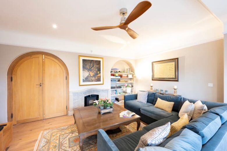 Grand Coastal Family Estate with Golf Course Outlook - Frinton-on-Sea, United Kingdom
