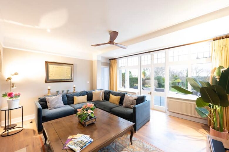 Grand Coastal Family Estate with Golf Course Outlook - Frinton-on-Sea, United Kingdom