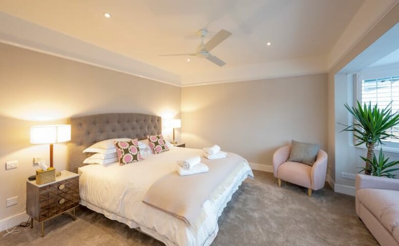 Grand Coastal Family Estate with Golf Course Outlook - Frinton-on-Sea, United Kingdom