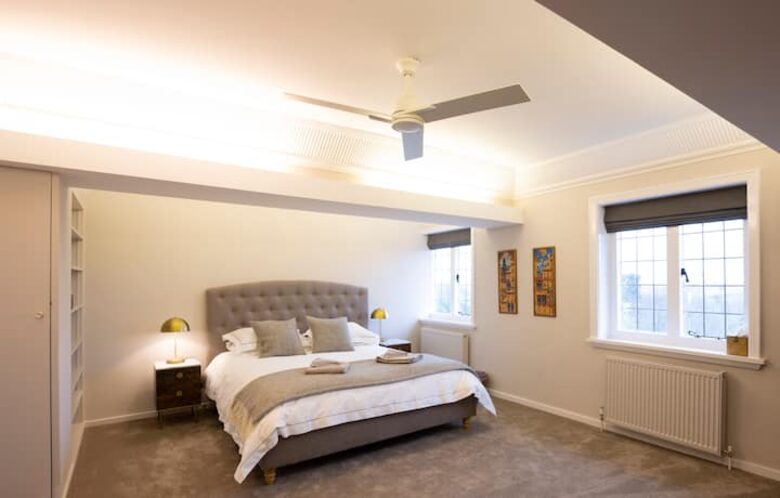 Grand Coastal Family Estate with Golf Course Outlook - Frinton-on-Sea, United Kingdom