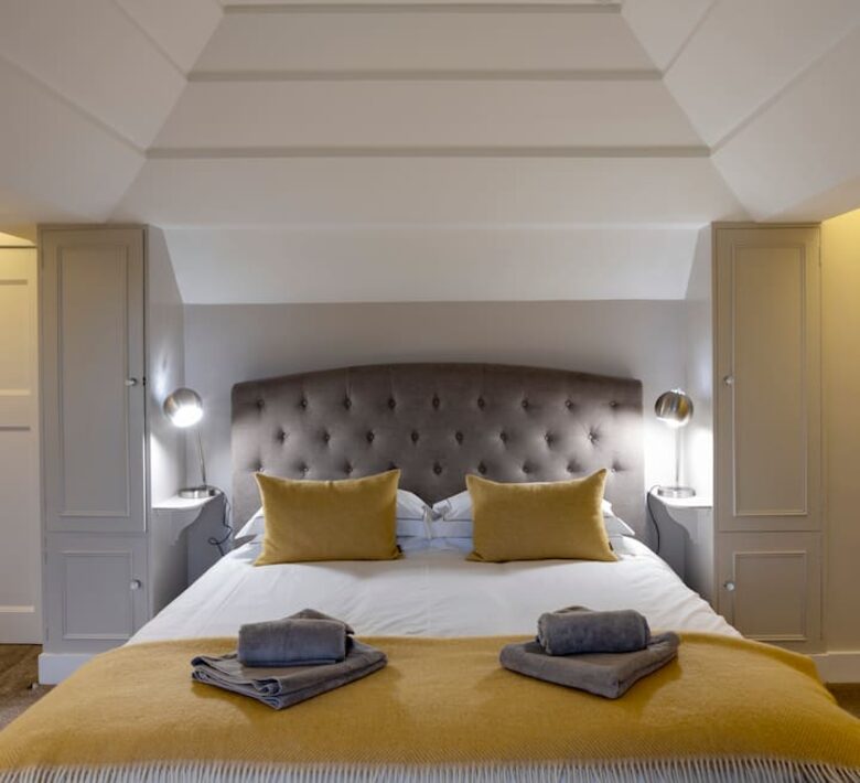 Grand Coastal Family Estate with Golf Course Outlook - Frinton-on-Sea, United Kingdom