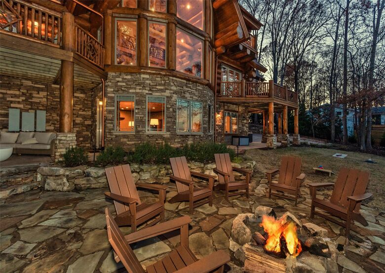 Handcrafted Log Cabin Retreat on Lake Norman - Mooresville, North Carolina