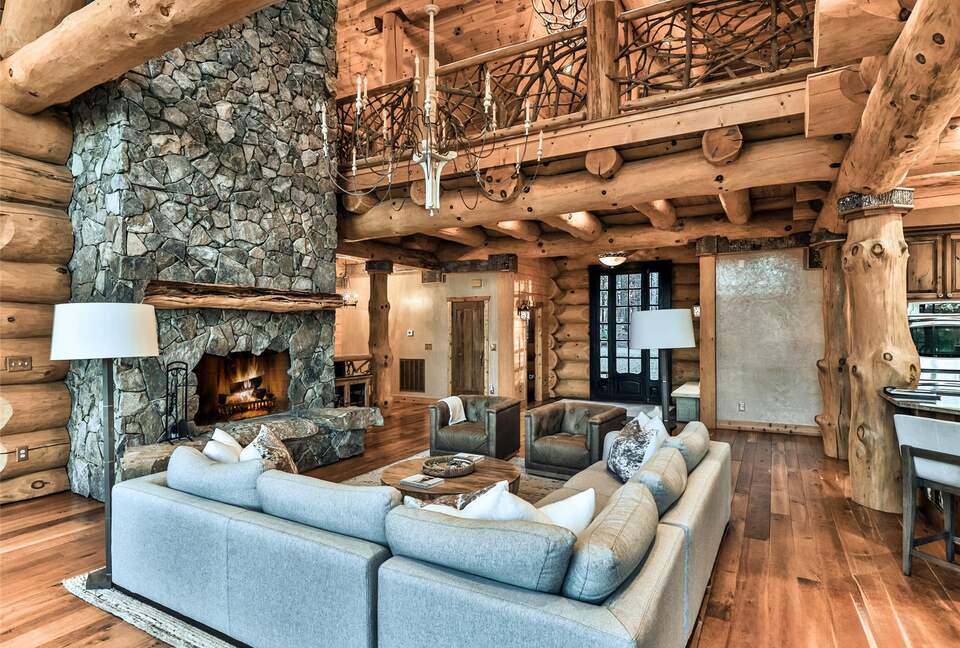 Handcrafted Log Cabin Retreat on Lake Norman - Mooresville, North Carolina