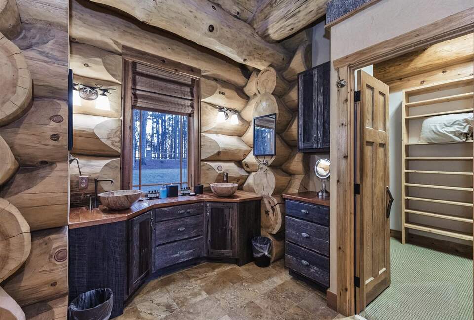 Handcrafted Log Cabin Retreat on Lake Norman - Mooresville, North Carolina