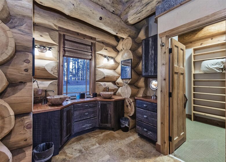 Handcrafted Log Cabin Retreat on Lake Norman - Mooresville, North Carolina