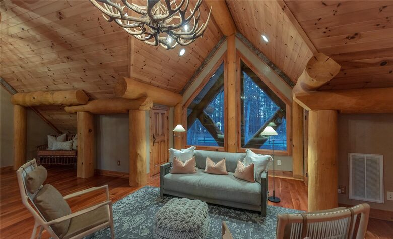 Handcrafted Log Cabin Retreat on Lake Norman - Mooresville, North Carolina