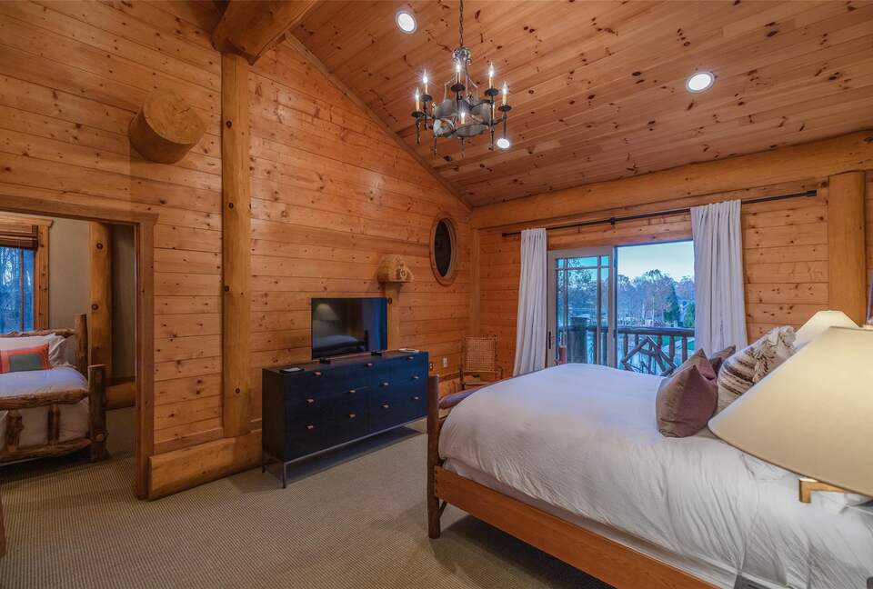 Handcrafted Log Cabin Retreat on Lake Norman - Mooresville, North Carolina