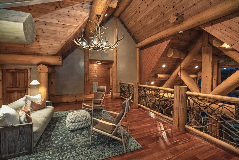 Handcrafted Log Cabin Retreat on Lake Norman - Mooresville, North Carolina