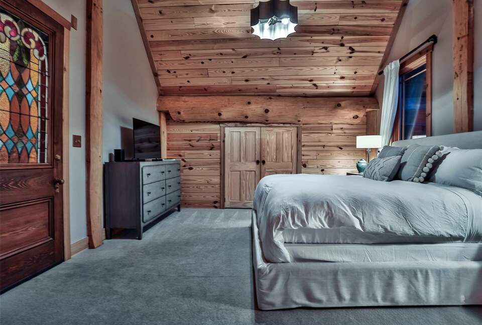 Handcrafted Log Cabin Retreat on Lake Norman - Mooresville, North Carolina