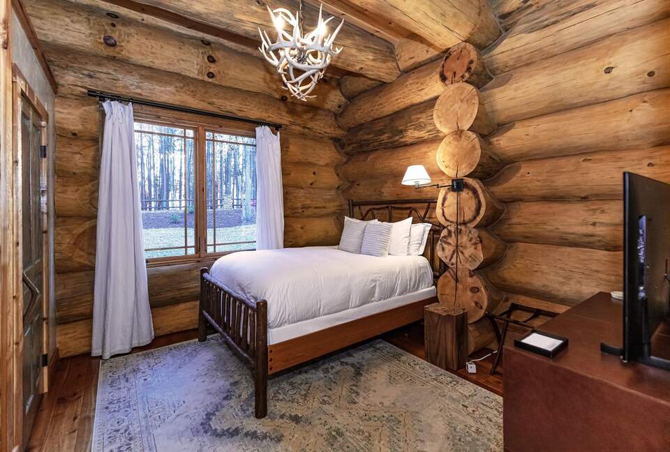 Handcrafted Log Cabin Retreat on Lake Norman - Mooresville, North Carolina