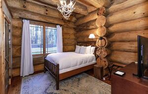 Handcrafted Log Cabin Retreat on Lake Norman - Mooresville, North Carolina
