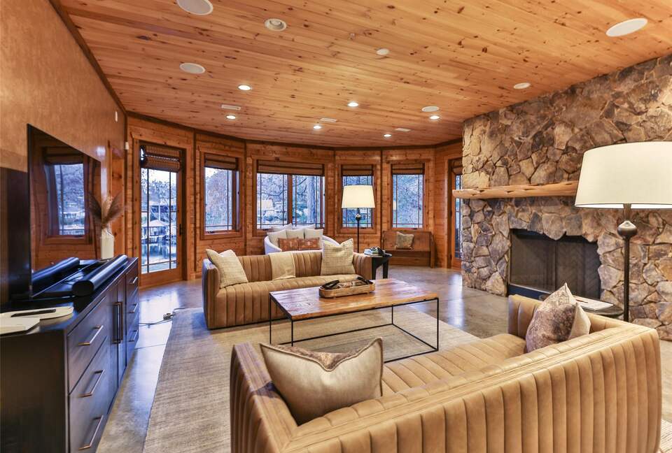 Handcrafted Log Cabin Retreat on Lake Norman - Mooresville, North Carolina