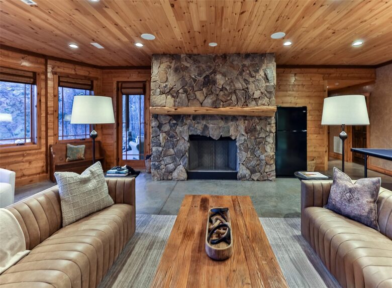Handcrafted Log Cabin Retreat on Lake Norman - Mooresville, North Carolina