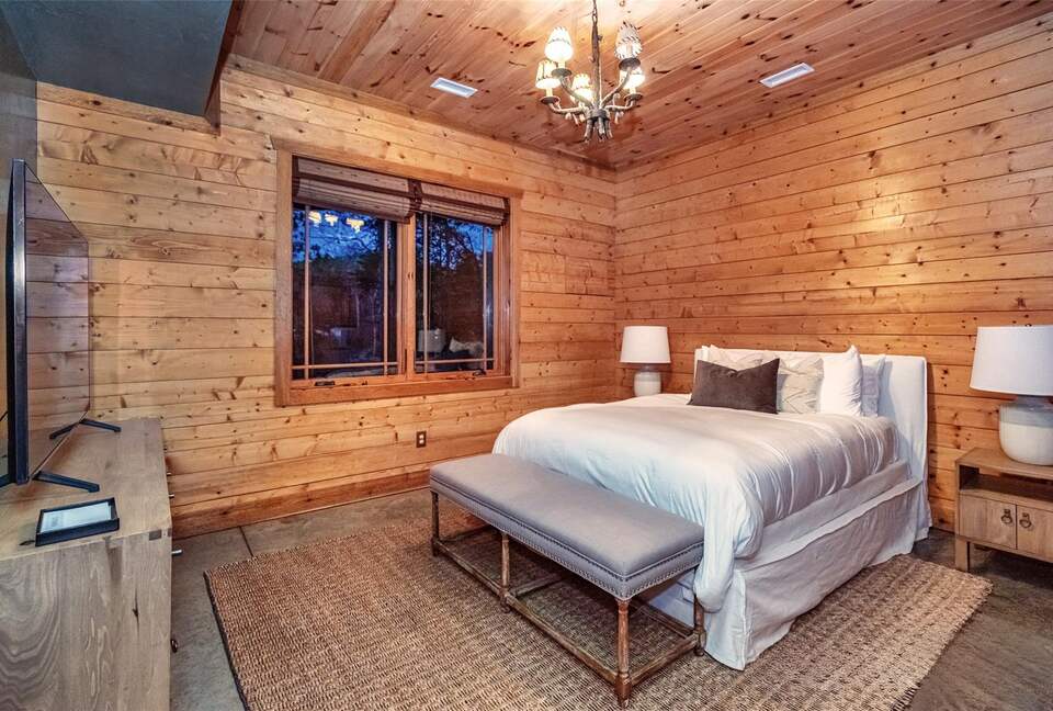 Handcrafted Log Cabin Retreat on Lake Norman - Mooresville, North Carolina