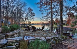 Handcrafted Log Cabin Retreat on Lake Norman - Mooresville, North Carolina