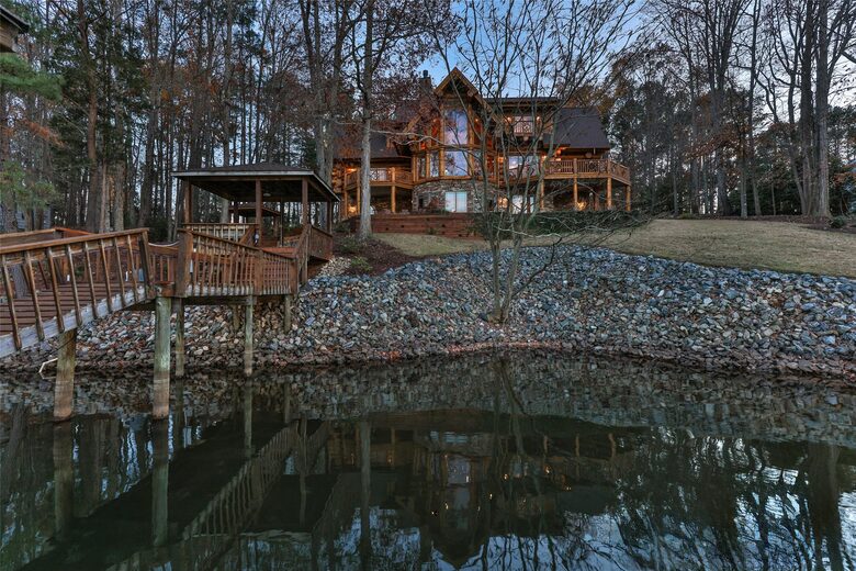 Handcrafted Log Cabin Retreat on Lake Norman - Mooresville, North Carolina