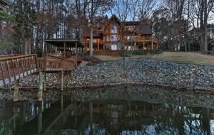 Handcrafted Log Cabin Retreat on Lake Norman - Mooresville, North Carolina