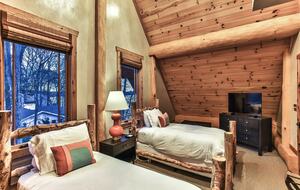 Handcrafted Log Cabin Retreat on Lake Norman - Mooresville, North Carolina