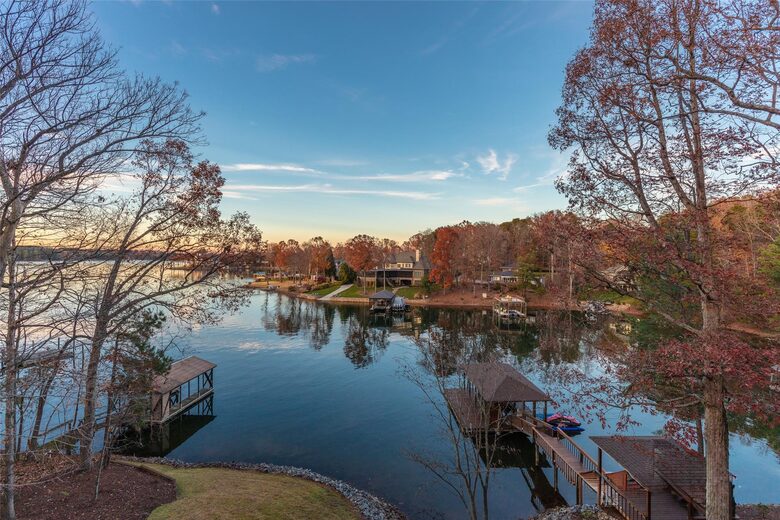 Handcrafted Log Cabin Retreat on Lake Norman - Mooresville, North Carolina