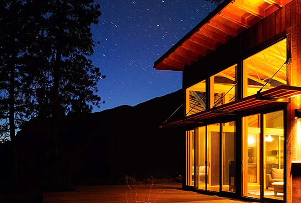 Modern Mountain Retreat with Trailside Access - Mazama, Washington