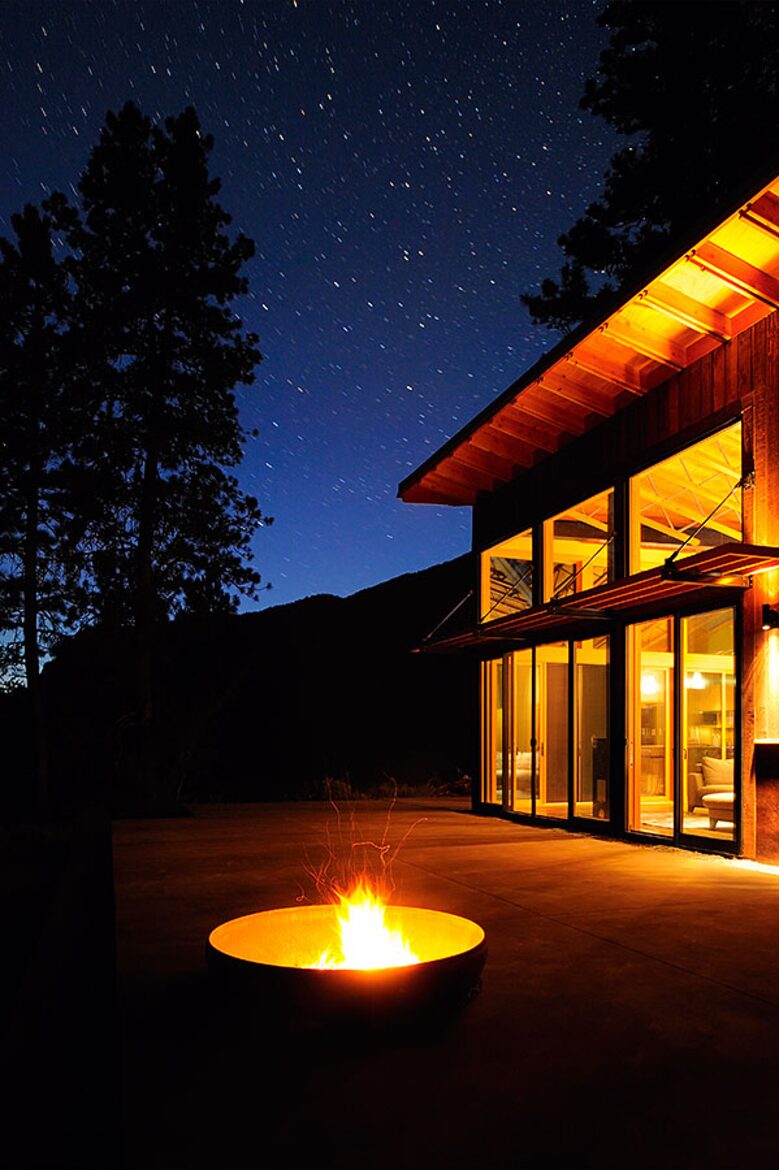 Modern Mountain Retreat with Trailside Access - Mazama, Washington