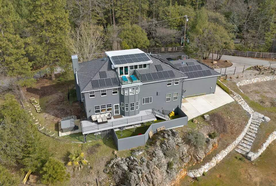 Sierra Foothills Sunset Estate - Colfax, California