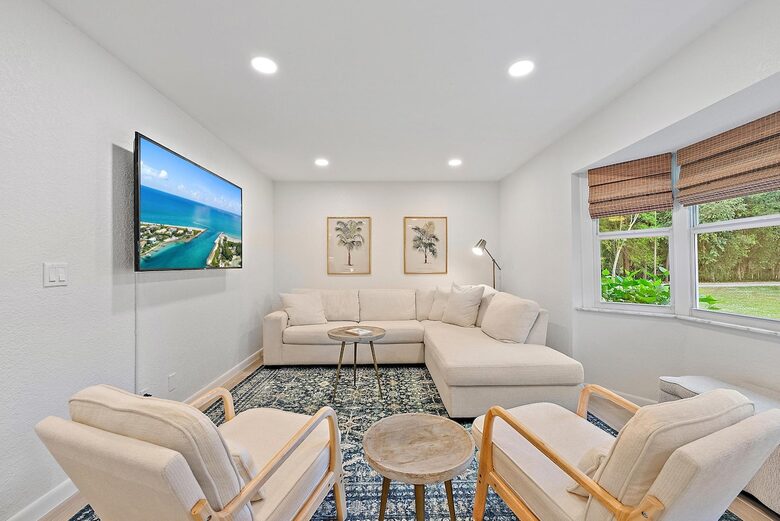 Resort-Style Jupiter Retreat on 1.25 Acres - Jupiter, Florida