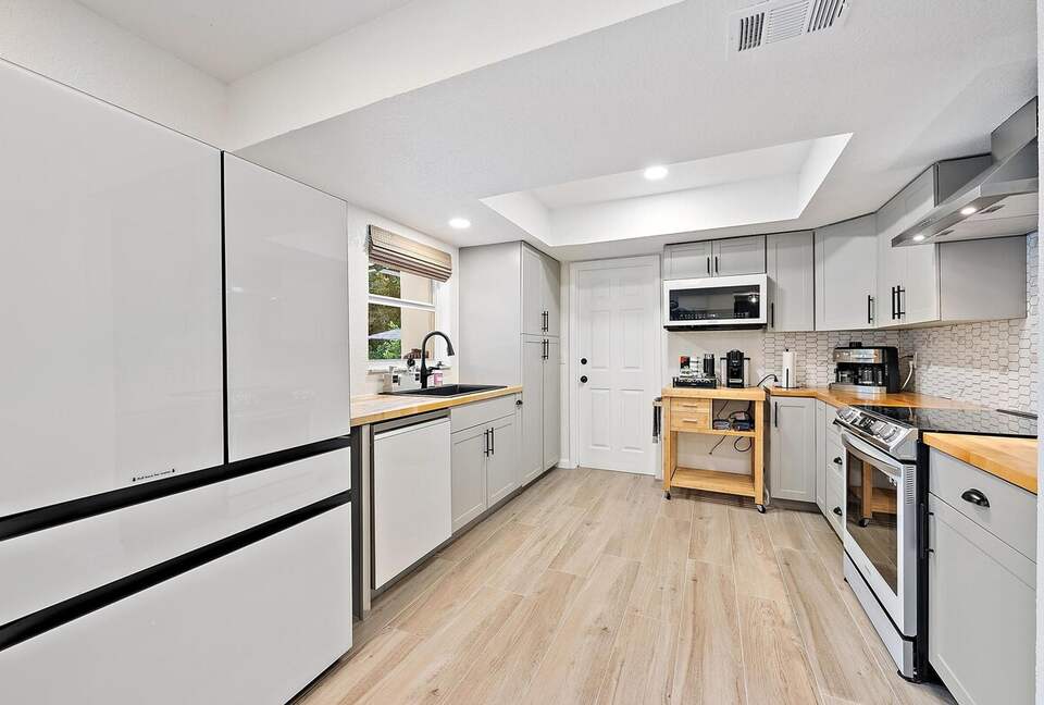 Resort-Style Jupiter Retreat on 1.25 Acres - Jupiter, Florida