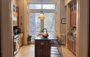 Eat in kitchen with dishwasher, microwave