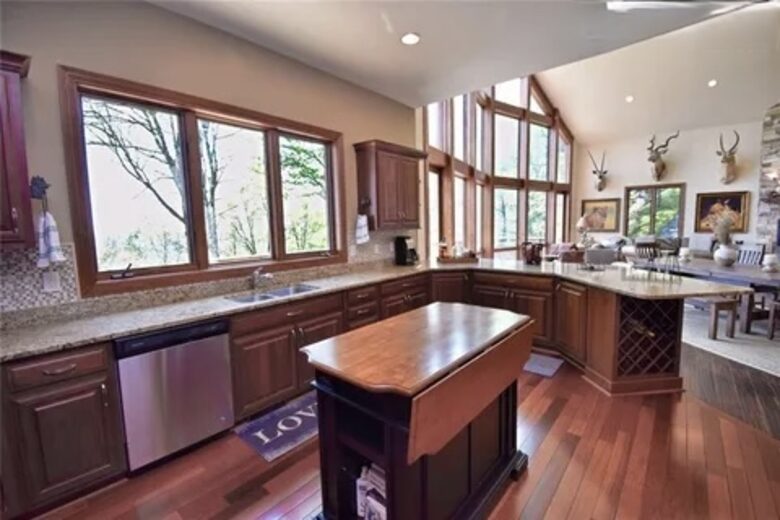 Long-Range View Mountain Retreat in Banner Elk - Banner Elk, North Carolina