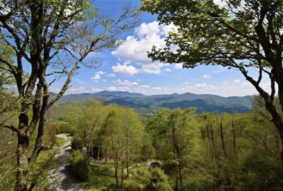 Long-Range View Mountain Retreat in Banner Elk - Banner Elk, North Carolina