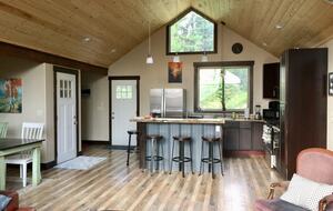 Secluded Forest Guesthouse Near Whitefish - Whitefish, Montana