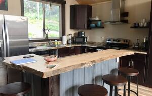 Secluded Forest Guesthouse Near Whitefish - Whitefish, Montana