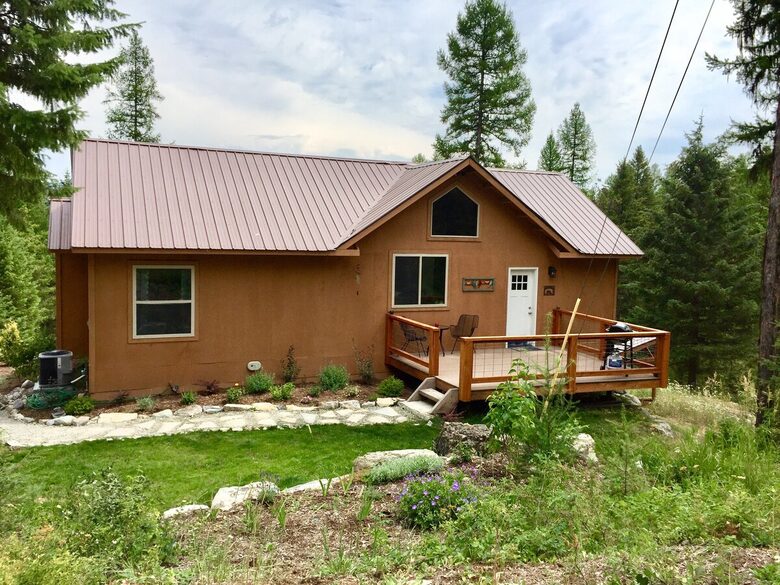 Secluded Forest Guesthouse Near Whitefish - Whitefish, Montana